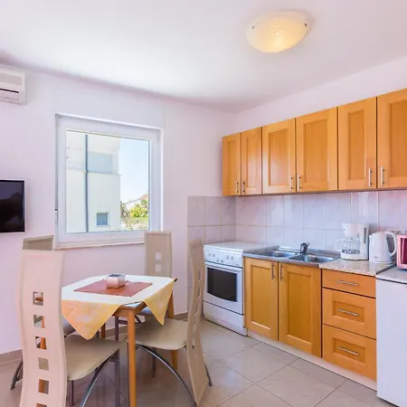 Boro - A3 First Floor - Mpolo * Medulin