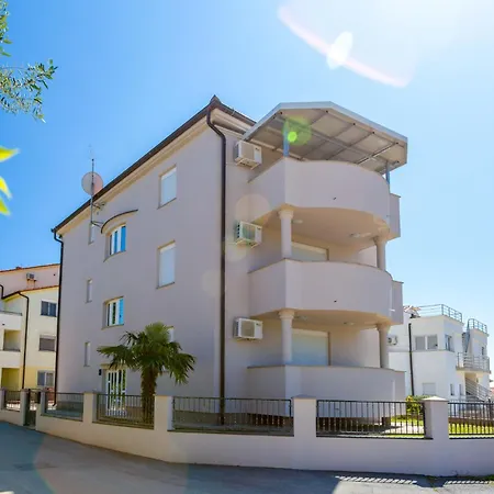 Lejlighed Boro - A3 First Floor - Mpolo *
