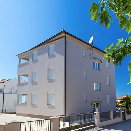 Lejlighed Boro - A3 First Floor - Mpolo *